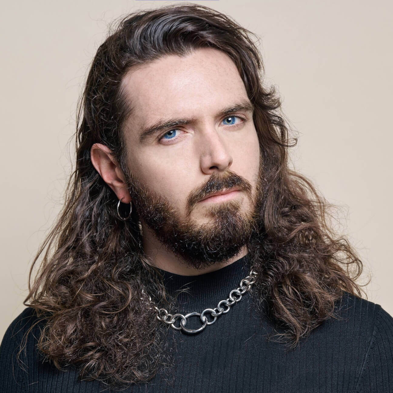 Bubble Necklace (Silver) on model