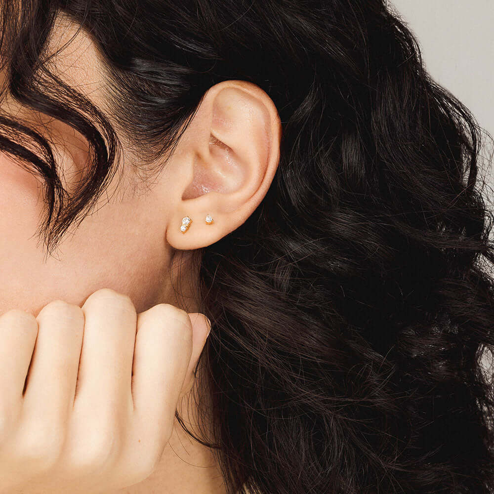 Gaia Nap Earring and Crystal Pear (3mm) in gold on model